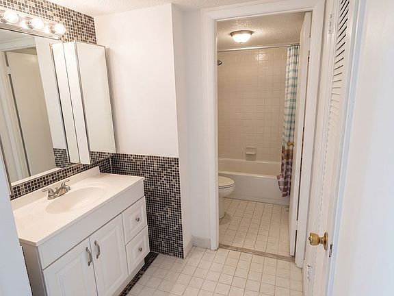 5th image of 18011 Biscayne Blvd #19021