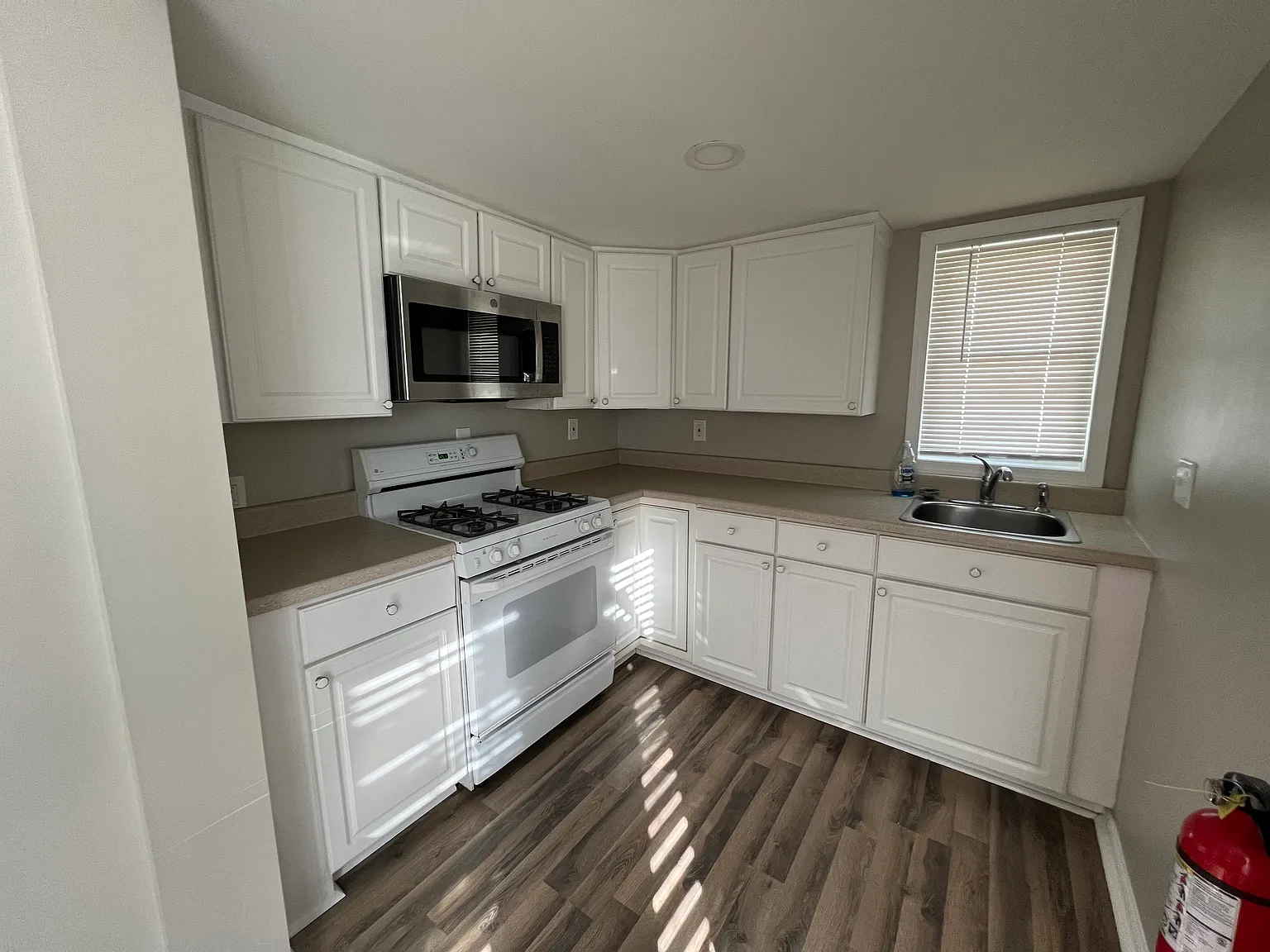 727 Atlantic Ave — Photo 3