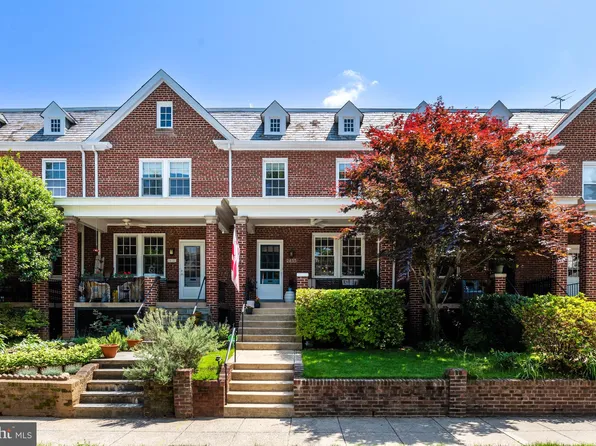 2435 39th Pl NW, Washington, DC 20007