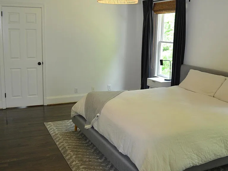 3825 Peachtree Dunwoody Rd NE — Photo 27
