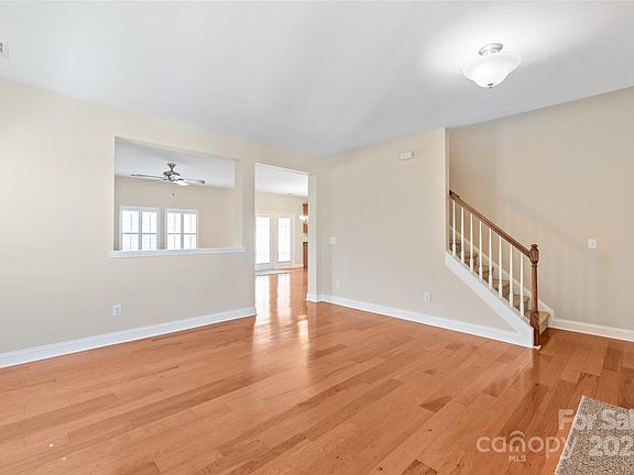 5th image of 120 Waterlynn Club Dr