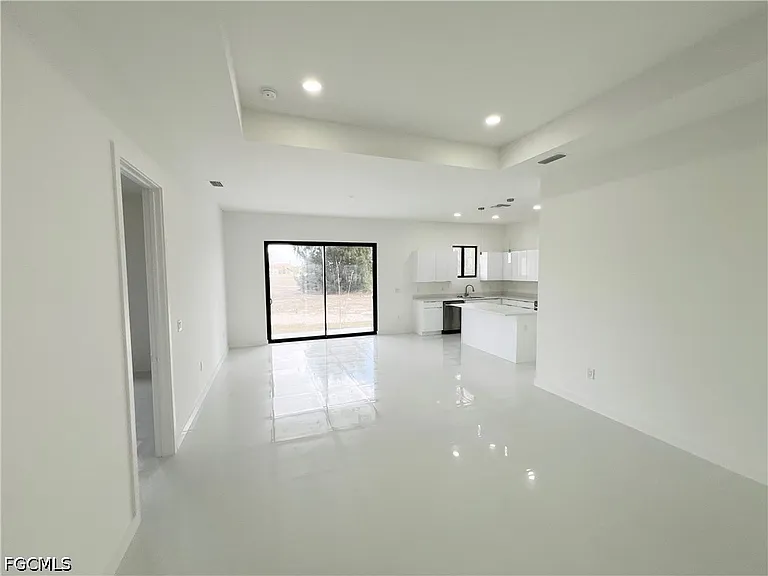 2113 NW 41st Ave — Photo 5