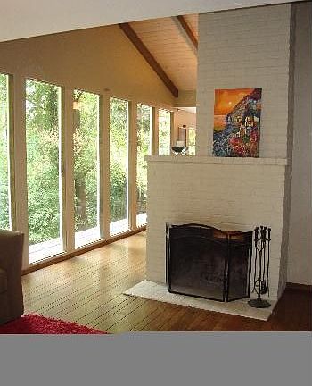 3rd image of 10 Ivy Ln