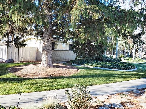 4th image of 3668 S Greenbriar Way