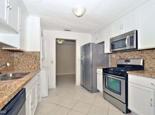 8430 NW 27th Pl, Sunrise, FL 33322