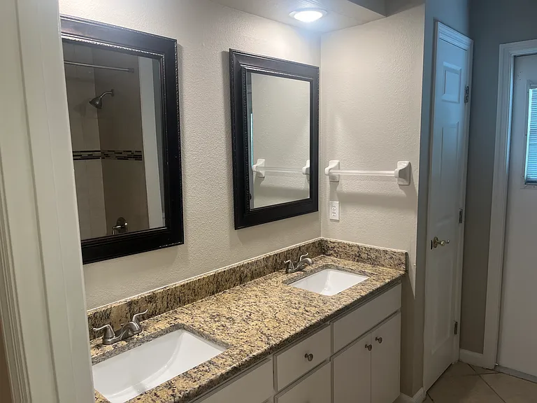 2052 Windwood Ln — Photo 12