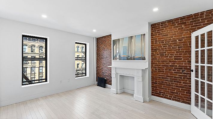 1st image of 425 Amsterdam Ave #4N