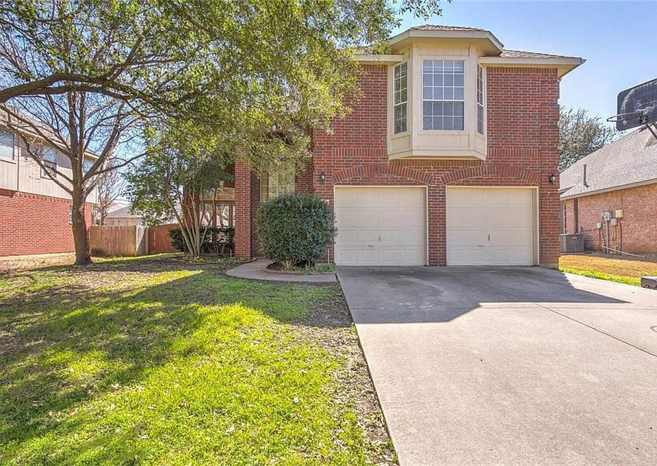 1st image of 2324 Kittyhawk Dr