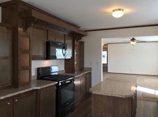 6207 Imperial Dr, Fenton, MI 48430