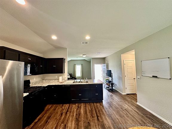 5th image of 15061 S 284th East Ave