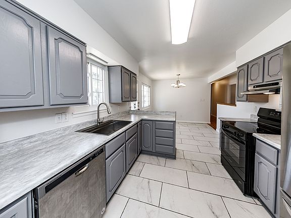 2nd image of 129 Ely St