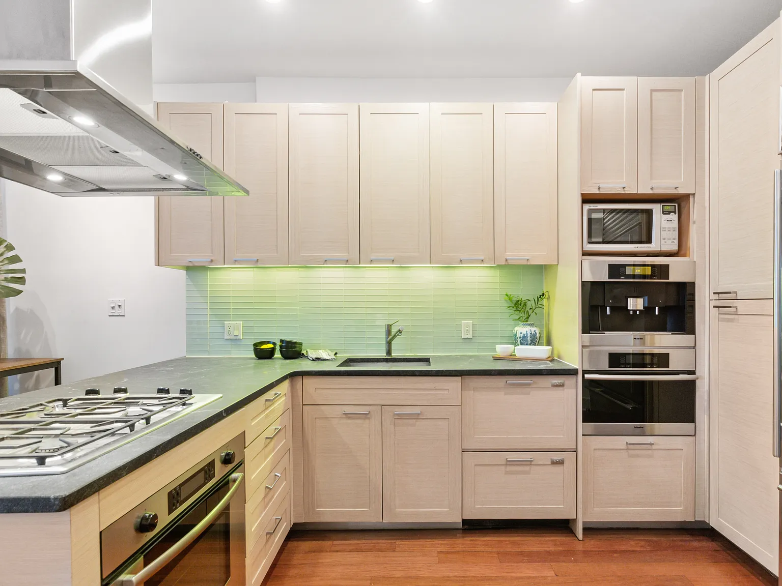 345 East 50th Street — Photo 2