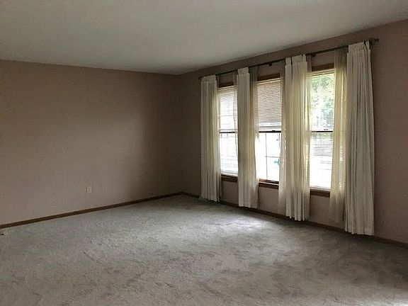 2nd image of 66236 Chamfers Ln