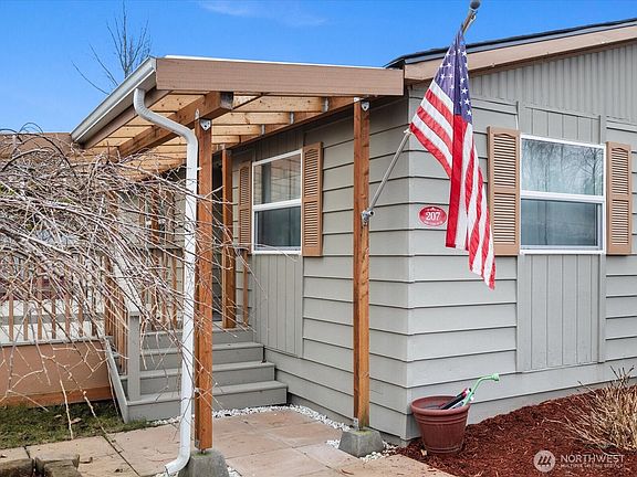 5th image of 620 112th Street SE #207
