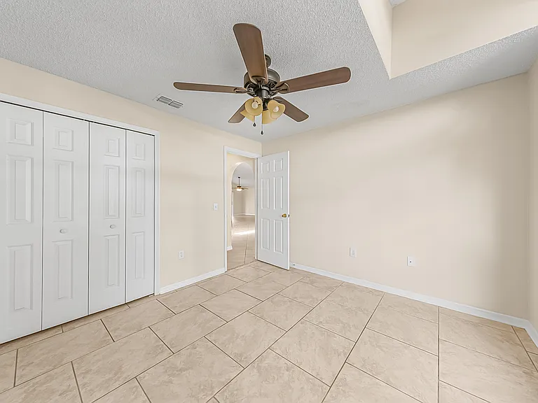 2941 Saint James Ln — Photo 20