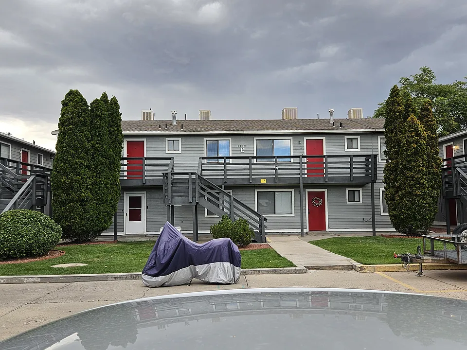 1418 Cedar Ave #2-B/R