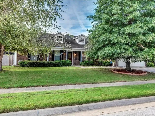 1909 SW Pine Ave, Bentonville, AR 72712