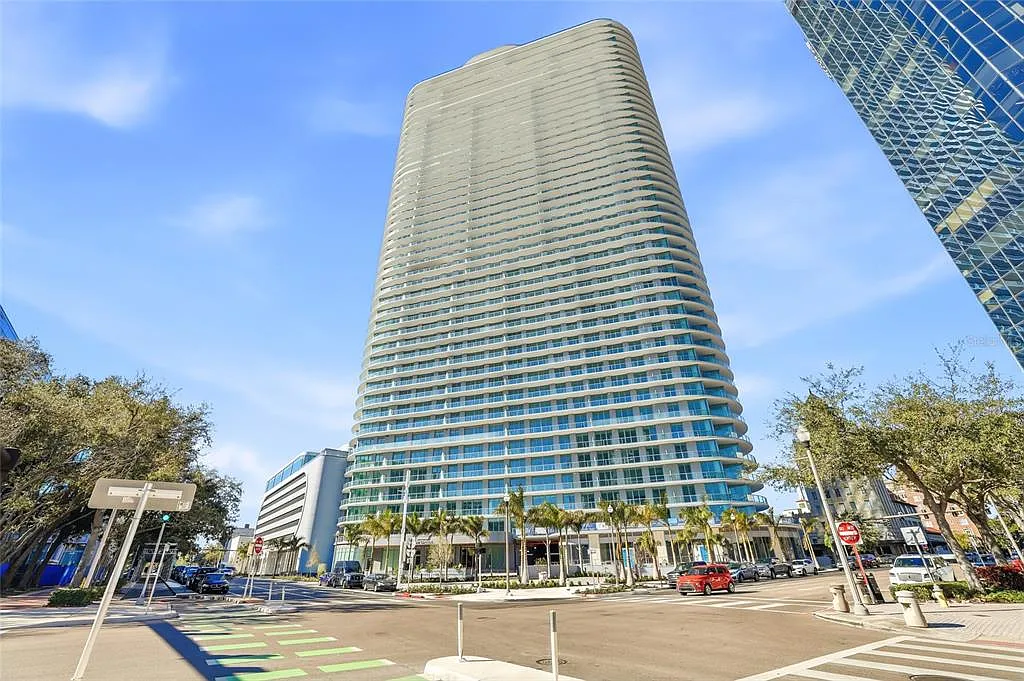 3 bed, 3.0 bath, 1732 sqft, $7,000 — Photo 3