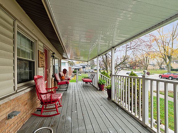 5th image of 125 N Pamela Dr