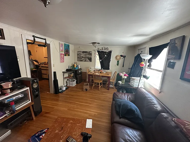 76 College Ave #R — Photo 6