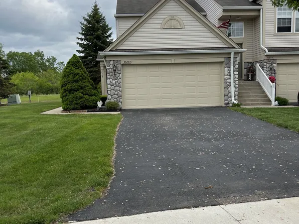 26803 Kirkway Cir, Woodhaven, MI 48183