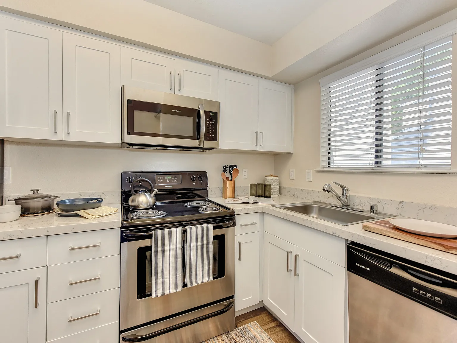 Silverstone Apartments — Photo 2