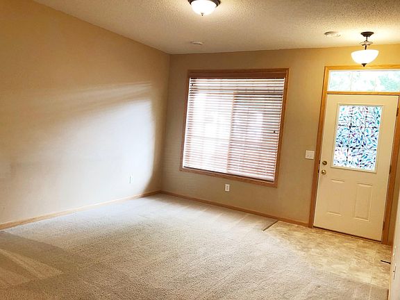 3rd image of 15656 Emerald Dr N
