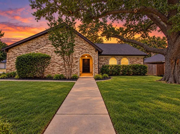 3824 Sugar Ridge Rd, Fort Worth, TX 76133