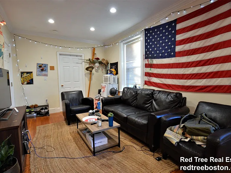 77 Thatcher St #201 — Photo 2
