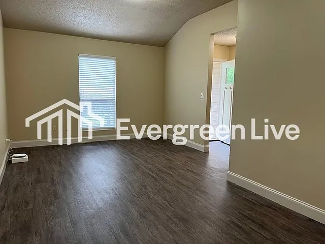 800 Bellflower Cir — Photo 4
