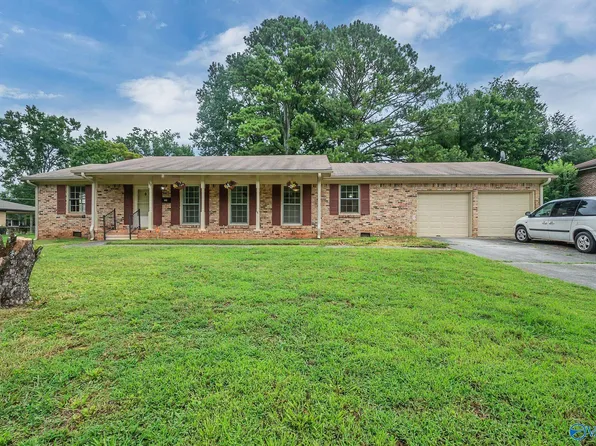 312 Forrest Park Ct NW, Huntsville, AL 35806
