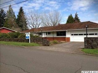 114 W Center St, Silverton, OR 97381
