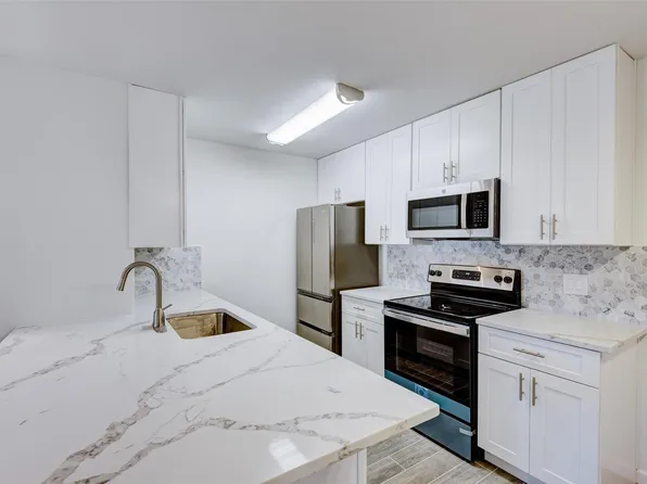12550 Whittington Dr APT 203, Houston, TX 77077