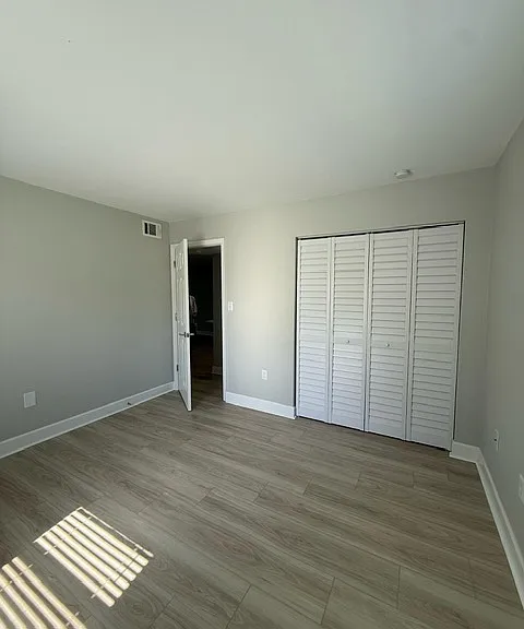 Spring Lake Apartments — Photo 157
