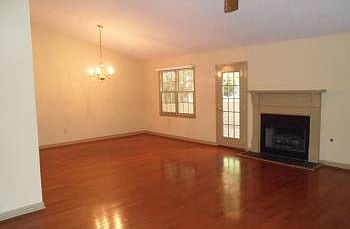 4th image of 1525 Barclay Dr