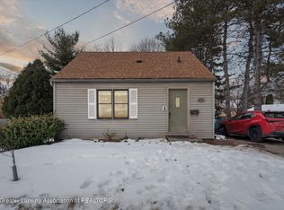 631 N Hagadorn Rd, East Lansing, MI 48823