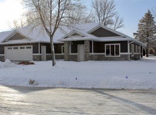1103 Roundwind Rd, Luverne, MN 56156