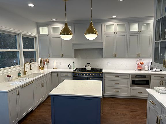 5th image of 22 Sea Farm Ct