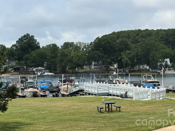 18700 Nautical Dr APT 104, Cornelius, NC 28031