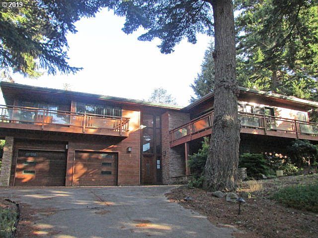 1st image of 754 NW Highland Dr