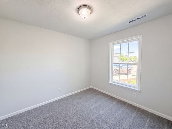 4th image of 939 Olmsted Ct