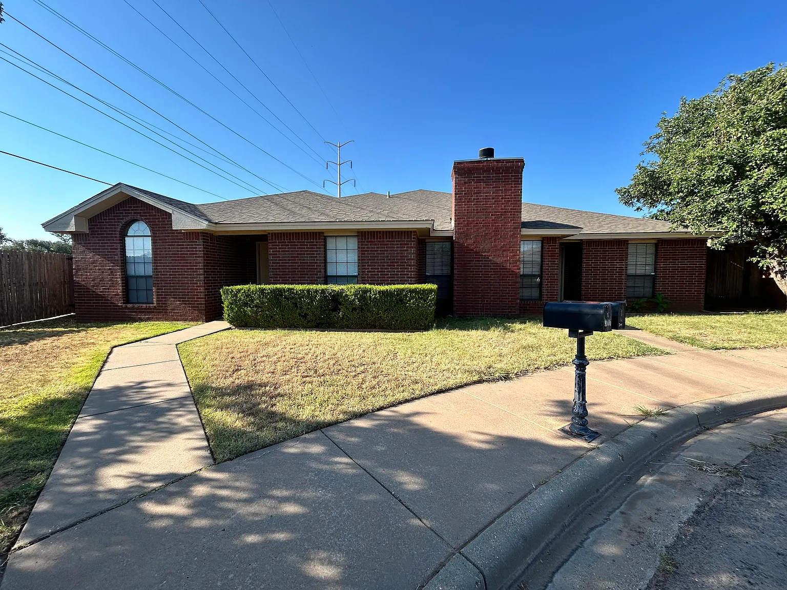 3 bed, 1694 sqft, $1,350 — Photo 2