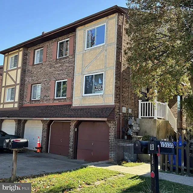 2 bed, 2.0 bath, 2550 sqft, $1,975 — Photo 1