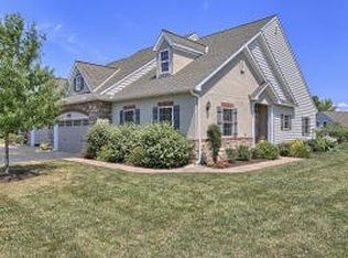 129 Winterberry Ct, Lititz, PA 17543