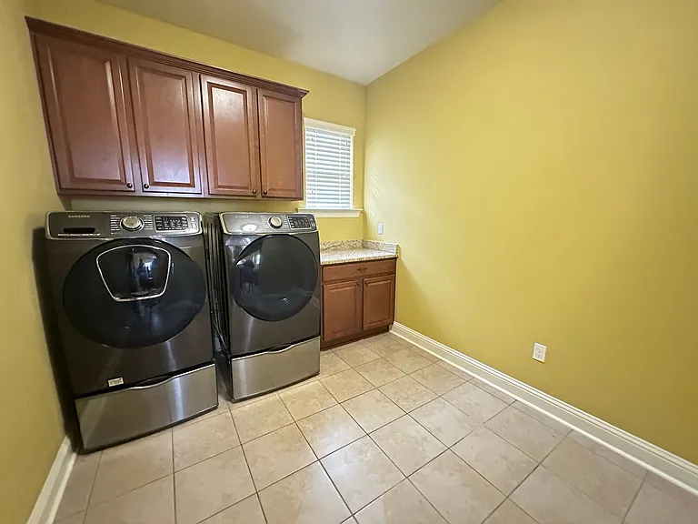 240 Danielle Dr — Photo 16