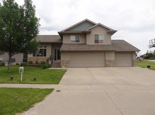 129 Bailey Park Rd, Williamsburg, IA 52361