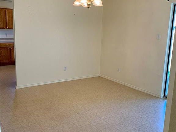 5th image of 1231 E Avenue H