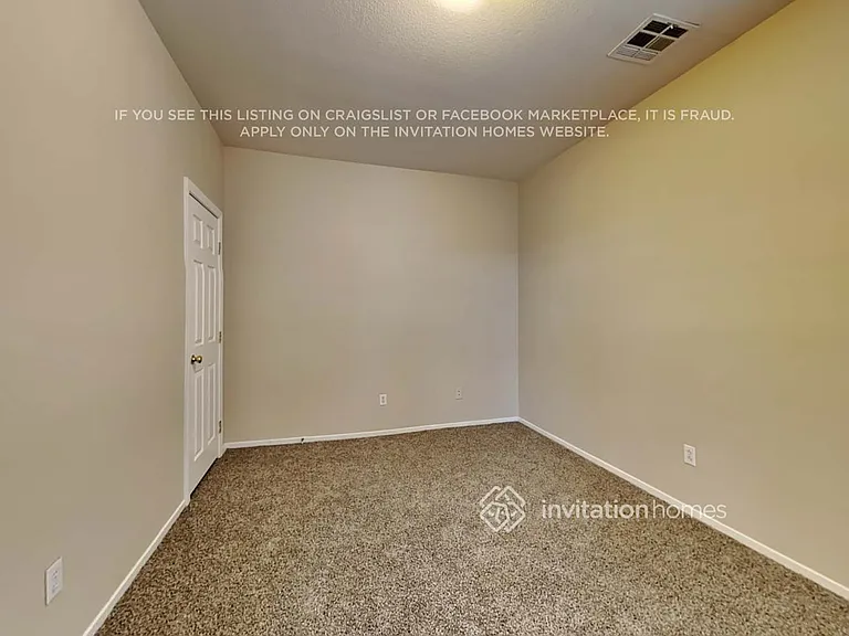 255 Palmarosa St — Photo 13