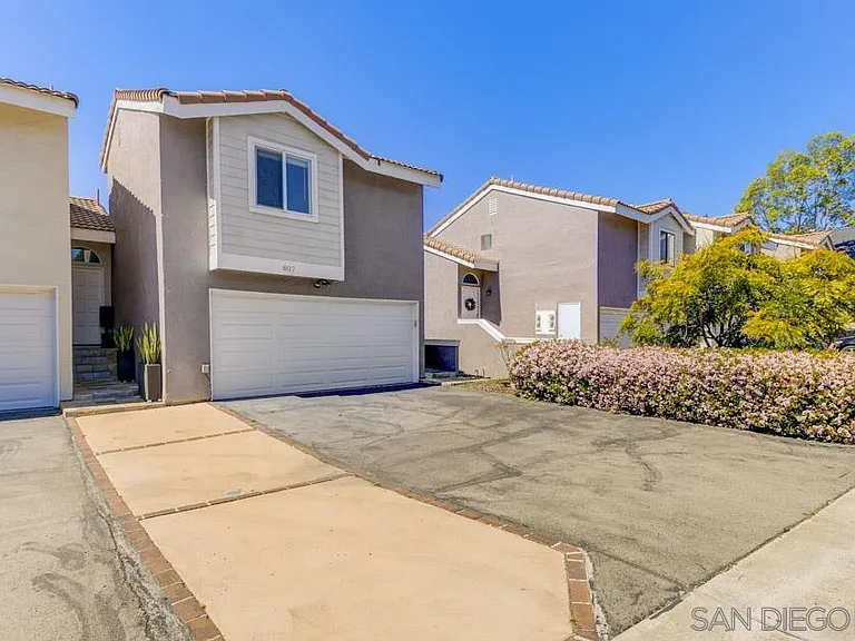 807 Highland Dr — Photo 2