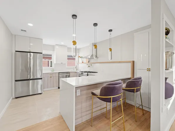 312 Garfield Avenue image 8 of 24